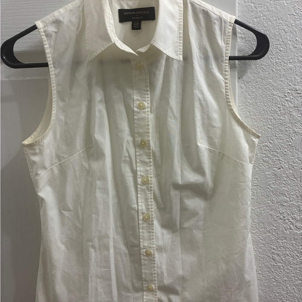 Banana Republic Sleeveless Button-Down Top in White size 00P